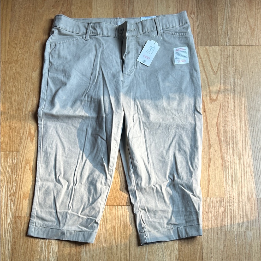 St. John's Bay Tan Capri Pants